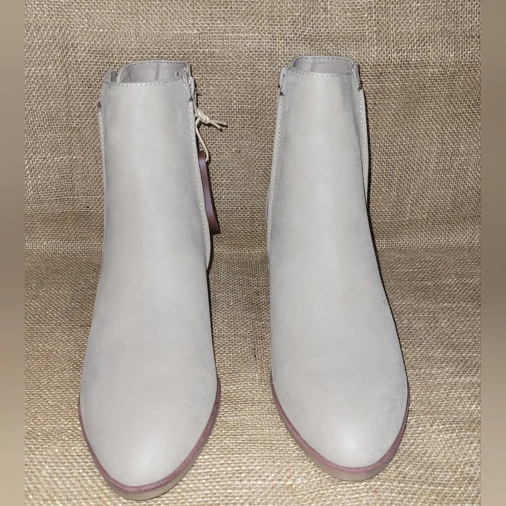 Mia Women's Sz 10 Side Zip Ankle‎ Boots Tan Faux Leather Stacked Heel New In Box